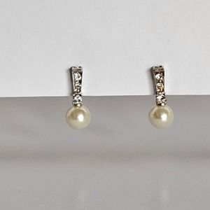 Avon Pearlesque & Rhinestone Elegance: Statement Earrings for Every Occasion